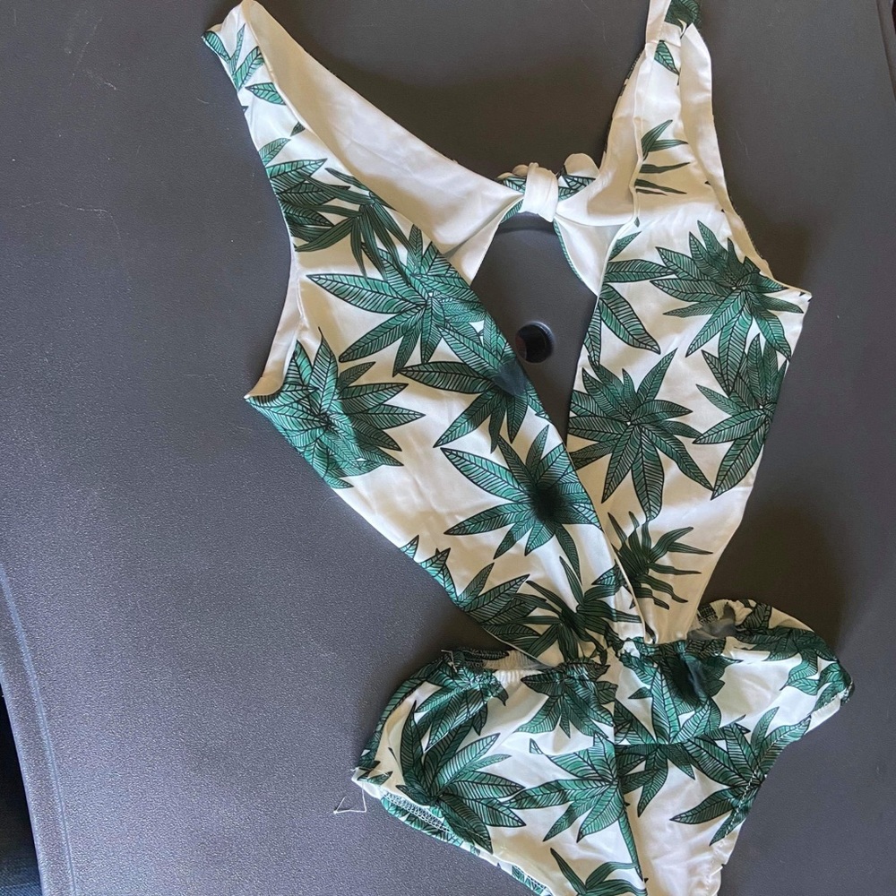 NWOT cute monokini green and white
